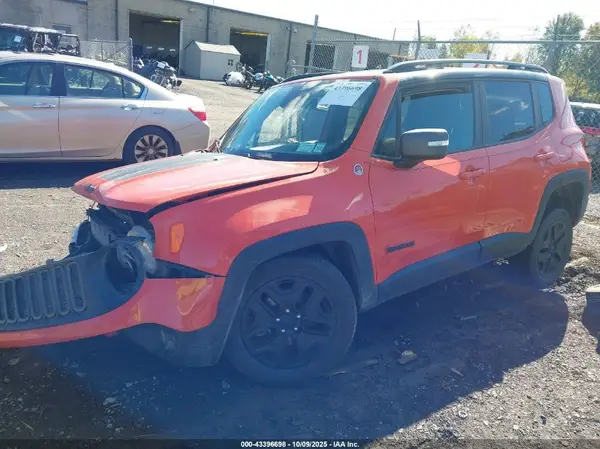 ZACCJBCBXJPH37429 2018 JEEP RENEGADE - Image 2