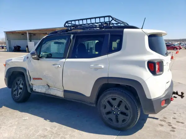 ZACCJBCBXJPH56501 2018 JEEP RENEGADE - Image 2