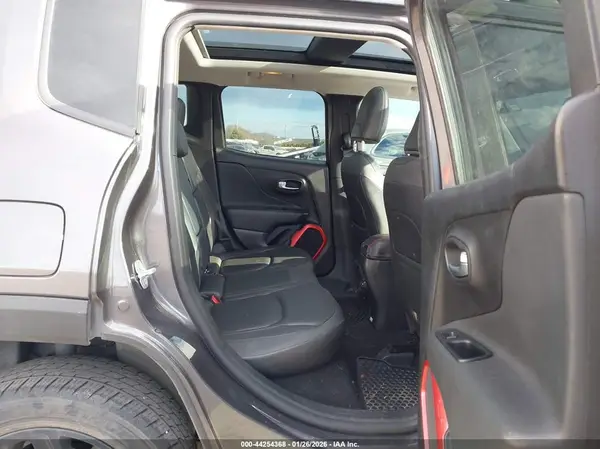 ZACCJBCBXJPH99011 2018 JEEP RENEGADE - Image 8