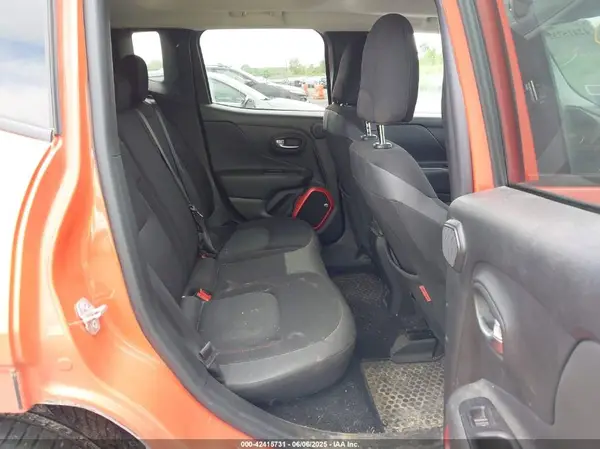 ZACCJBCT0GPC69731 2016 JEEP RENEGADE - Image 8