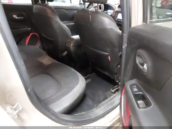 ZACCJBCT0GPC81376 2016 JEEP RENEGADE - Image 8
