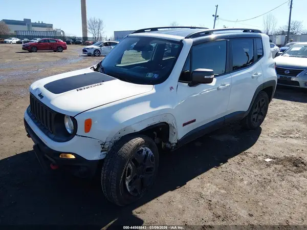 ZACCJBCT0GPC81569 2016 JEEP RENEGADE - Image 2