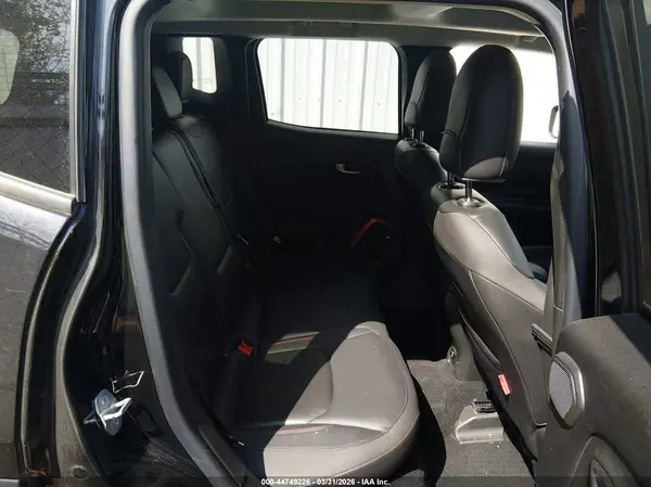 ZACCJBCT0GPD01285 2016 JEEP RENEGADE - Image 8