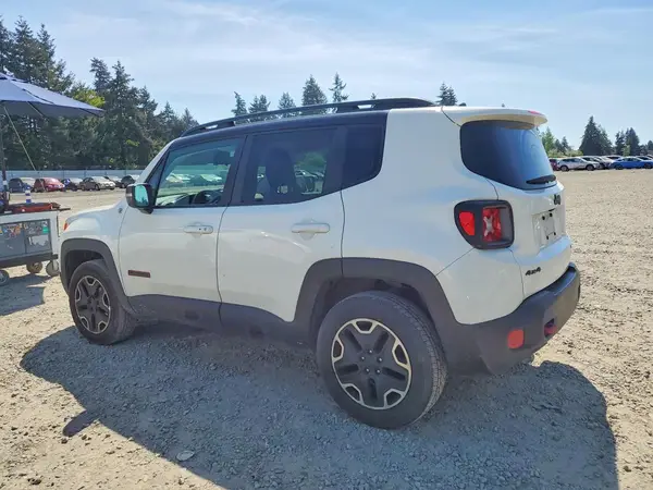 ZACCJBCT0GPD32584 2016 JEEP RENEGADE - Image 2