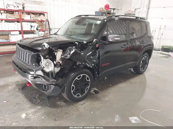 ZACCJBCT0GPE07655 2016 JEEP RENEGADE - Image 2