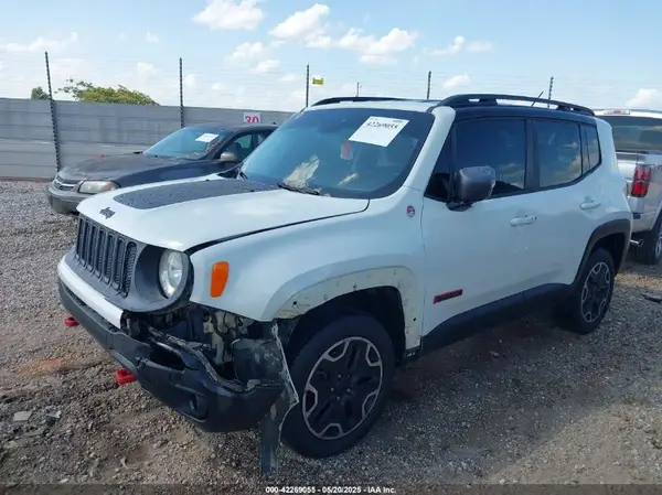 ZACCJBCT1GPC53005 2016 JEEP RENEGADE - Image 2