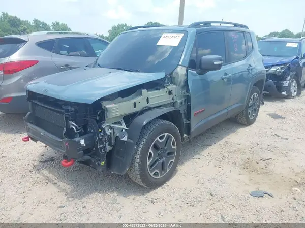 ZACCJBCT1GPE10015 2016 JEEP RENEGADE - Image 2