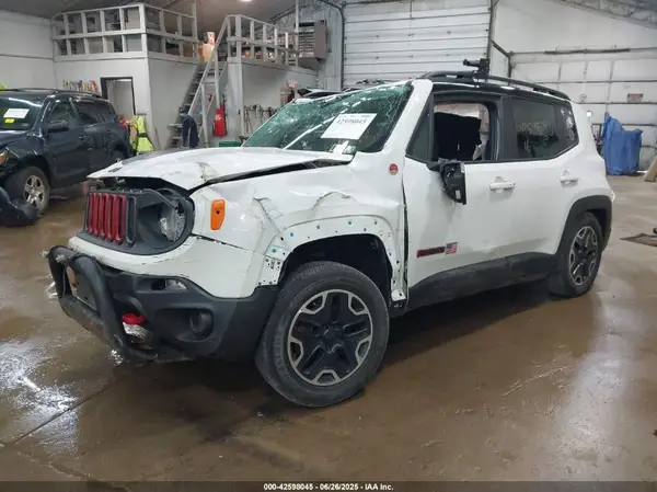 ZACCJBCT2GPC47665 2016 JEEP RENEGADE - Image 2