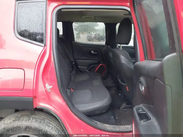 ZACCJBCT2GPC75823 2016 JEEP RENEGADE - Image 8