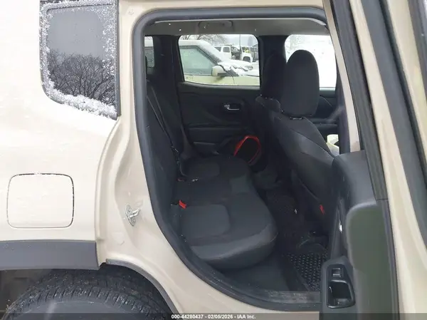 ZACCJBCT2GPD57423 2016 JEEP RENEGADE - Image 8