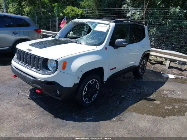 ZACCJBCT2GPD64369 2016 JEEP RENEGADE - Image 2