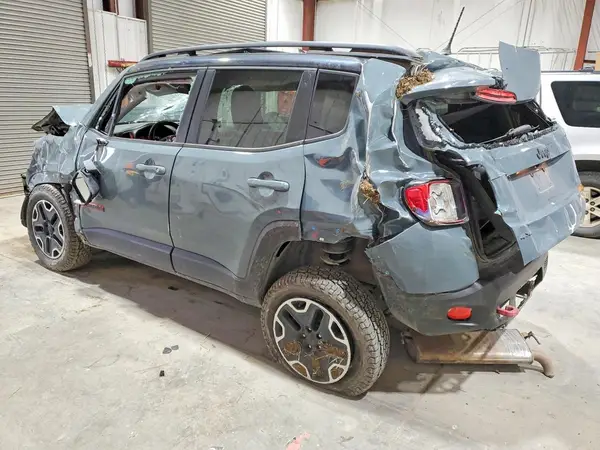 ZACCJBCT2GPD79275 2016 JEEP RENEGADE - Image 2