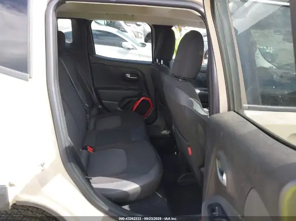 ZACCJBCT2GPE15367 2016 JEEP RENEGADE - Image 8