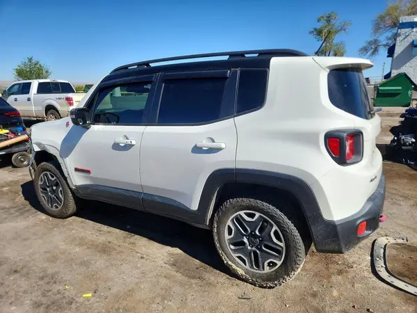ZACCJBCT2GPE21122 2016 JEEP RENEGADE - Image 2