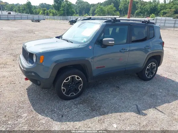 ZACCJBCT3GPD17271 2016 JEEP RENEGADE - Image 2