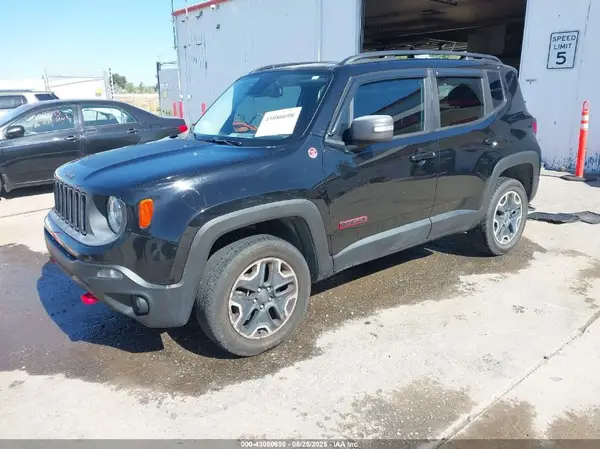 ZACCJBCT3GPD19912 2016 JEEP RENEGADE - Image 2