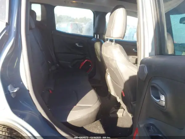 ZACCJBCT3GPD29355 2016 JEEP RENEGADE - Image 8