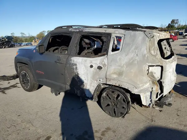ZACCJBCT3GPD76188 2016 JEEP RENEGADE - Image 2