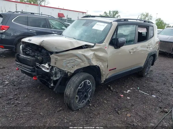 ZACCJBCT3GPD87823 2016 JEEP RENEGADE - Image 2