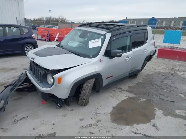 ZACCJBCT4GPC56531 2016 JEEP RENEGADE - Image 2