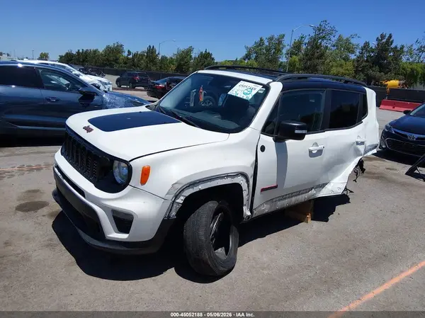 ZACCJBCT4GPC78576 2016 JEEP RENEGADE - Image 2