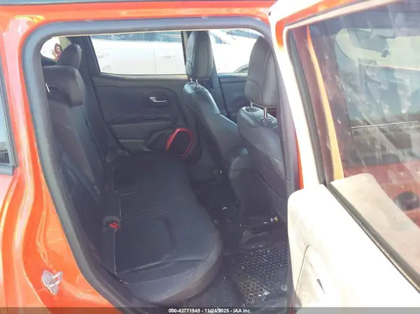 ZACCJBCT4GPC97595 2016 JEEP RENEGADE - Image 8