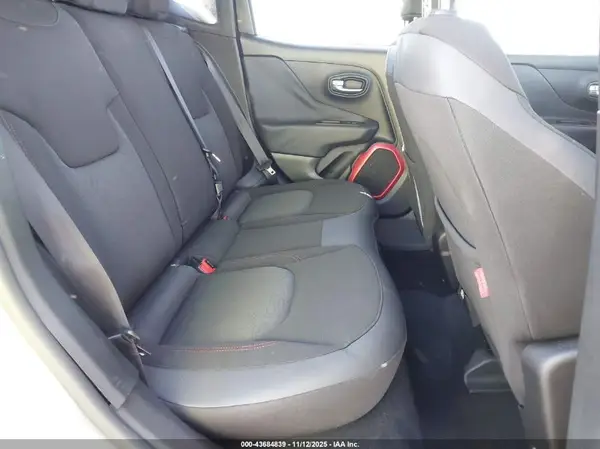 ZACCJBCT4GPD17862 2016 JEEP RENEGADE - Image 8