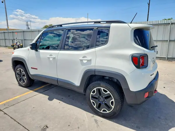 ZACCJBCT4GPD22852 2016 JEEP RENEGADE - Image 2