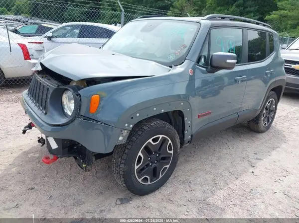ZACCJBCT4GPD23063 2016 JEEP RENEGADE - Image 2