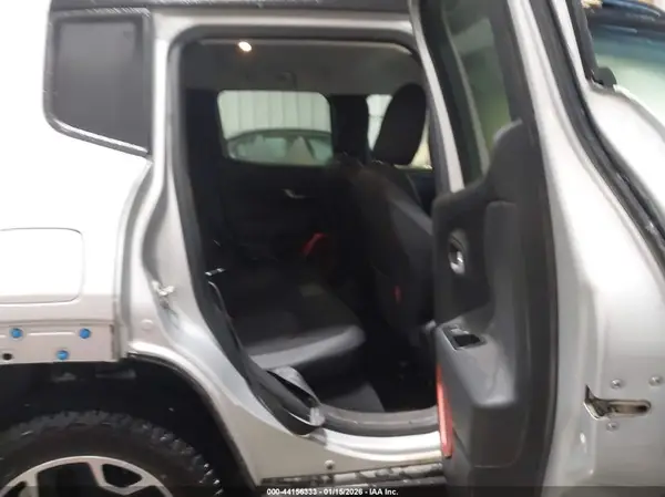 ZACCJBCT4GPD62042 2016 JEEP RENEGADE - Image 8