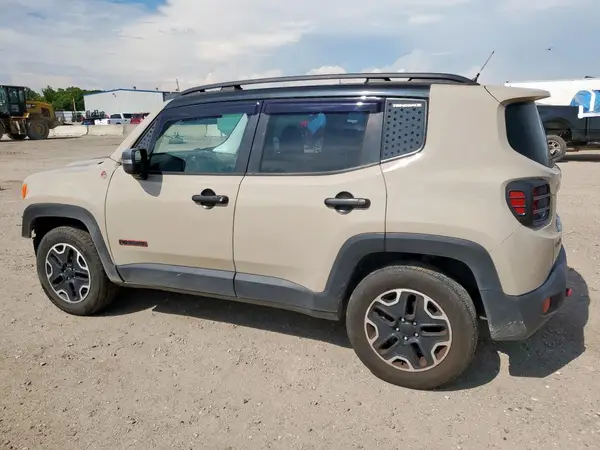 ZACCJBCT4GPE13944 2016 JEEP RENEGADE - Image 2