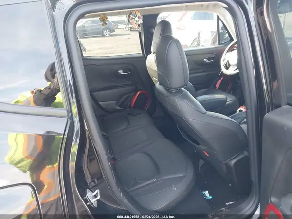 ZACCJBCT4GPE18920 2016 JEEP RENEGADE - Image 8