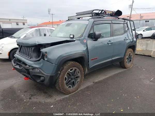 ZACCJBCT4GPE24846 2016 JEEP RENEGADE - Image 2