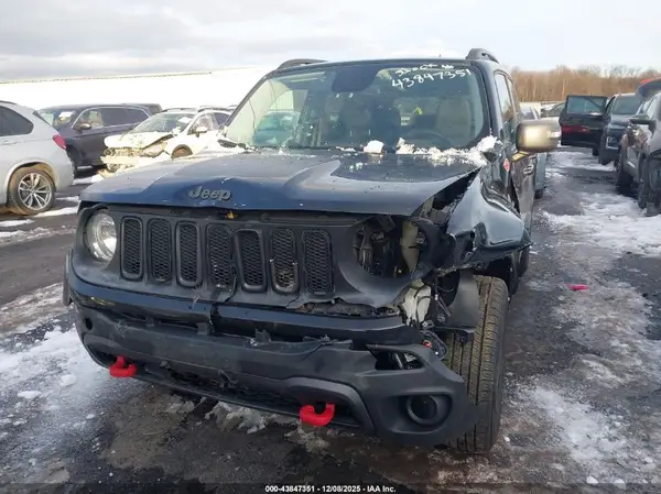 ZACCJBCT5GPD17773 2016 JEEP RENEGADE - Image 2