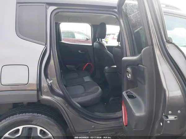 ZACCJBCT5GPD72773 2016 JEEP RENEGADE - Image 8