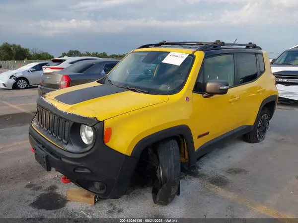 ZACCJBCT5GPE01771 2016 JEEP RENEGADE - Image 2