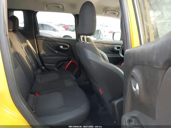 ZACCJBCT5GPE01771 2016 JEEP RENEGADE - Image 8