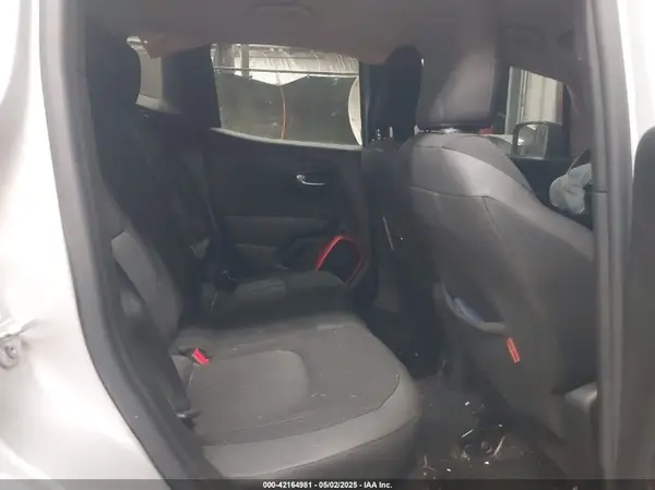 ZACCJBCT5GPE04511 2016 JEEP RENEGADE - Image 8