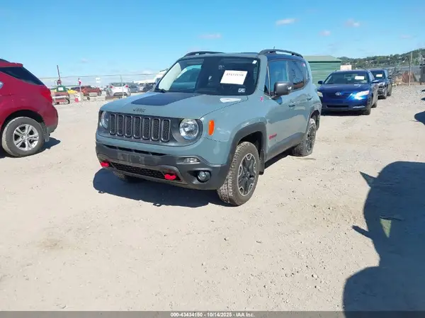 ZACCJBCT5GPE05724 2016 JEEP RENEGADE - Image 2