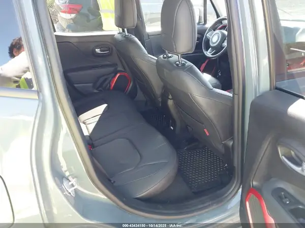 ZACCJBCT5GPE05724 2016 JEEP RENEGADE - Image 8