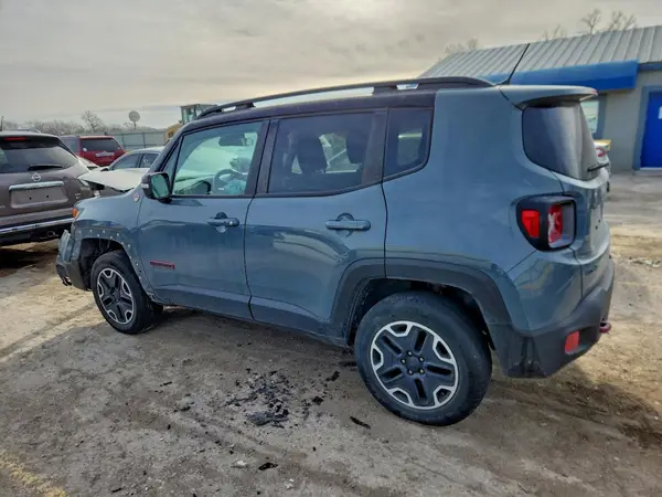 ZACCJBCT5GPE33636 2016 JEEP RENEGADE - Image 2