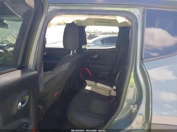 ZACCJBCT6GPC64193 2016 JEEP RENEGADE - Image 8