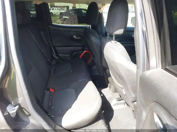 ZACCJBCT6GPC64436 2016 JEEP RENEGADE - Image 8
