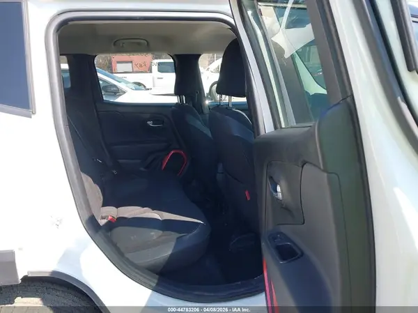 ZACCJBCT6GPD06880 2016 JEEP RENEGADE - Image 8