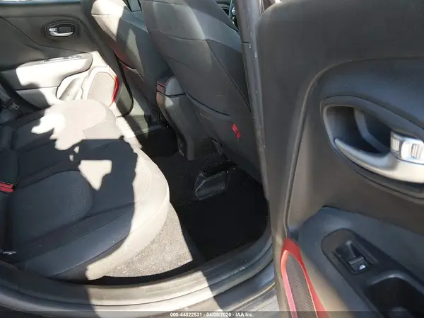 ZACCJBCT6GPD44481 2016 JEEP RENEGADE - Image 8