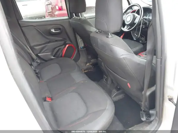 ZACCJBCT6GPD49647 2016 JEEP RENEGADE - Image 8