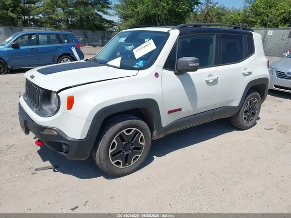 ZACCJBCT6GPD57585 2016 JEEP RENEGADE - Image 2