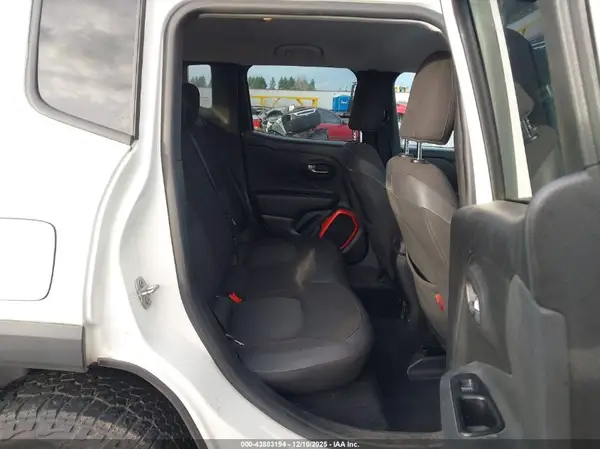 ZACCJBCT6GPD58459 2016 JEEP RENEGADE - Image 8