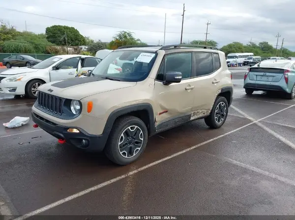 ZACCJBCT6GPD65640 2016 JEEP RENEGADE - Image 2