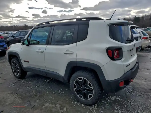 ZACCJBCT6GPD98864 2016 JEEP RENEGADE - Image 2